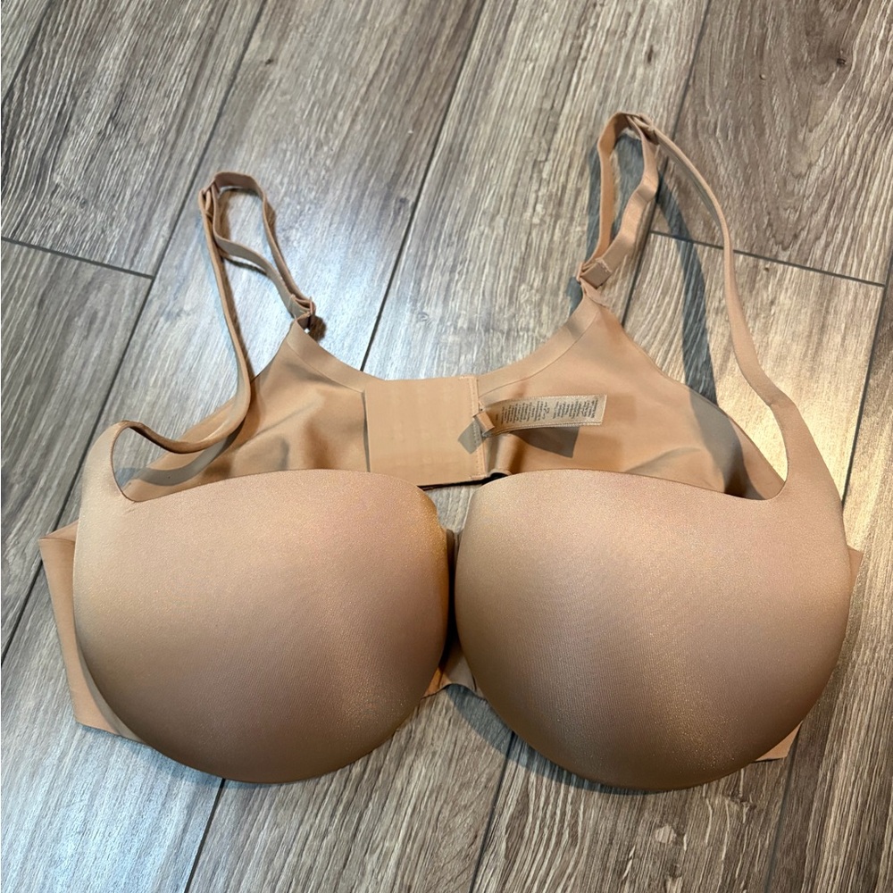 SKIMS Nude/Tan Molded T-Shirt Bra
